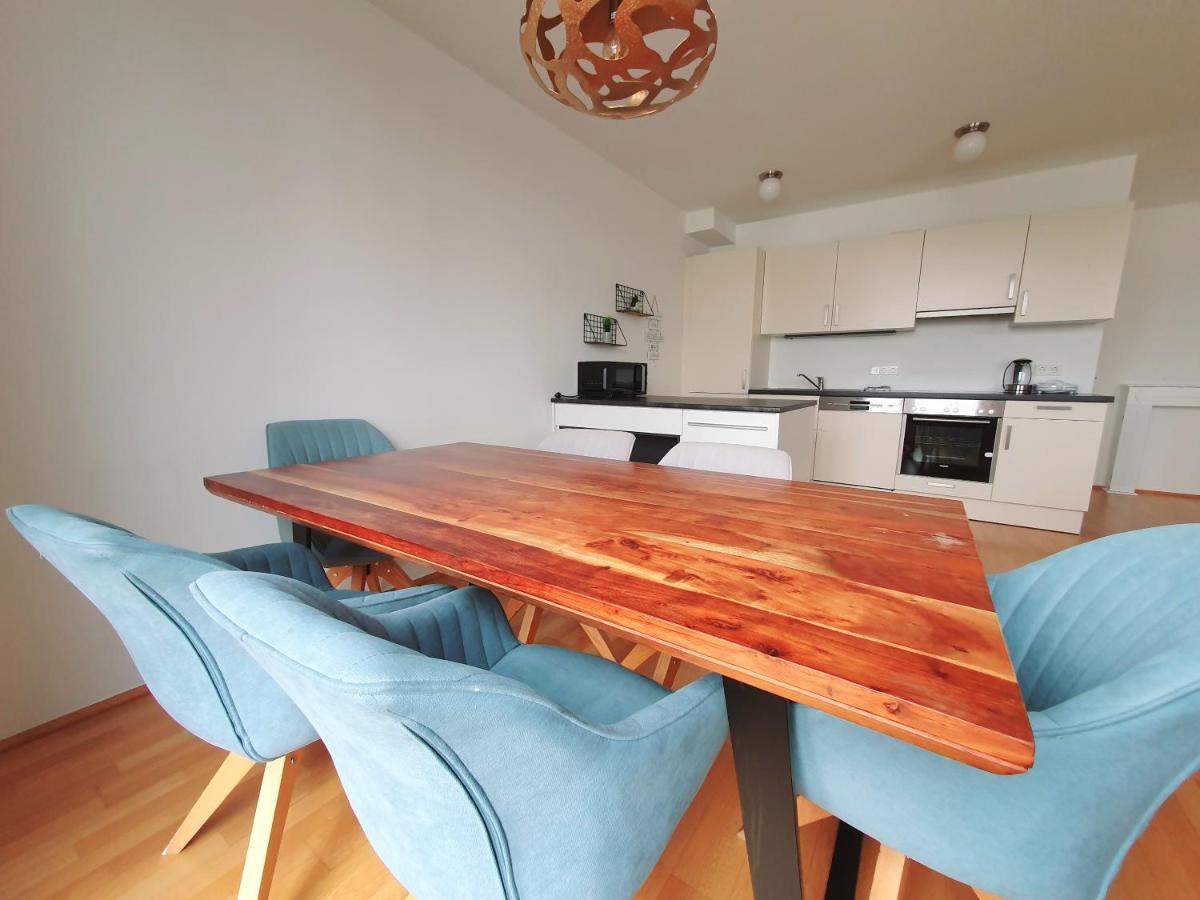 Near Lake Two Bedroom Duplex Apartment 비엔나 외부 사진