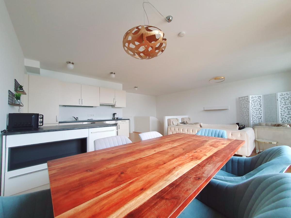 Near Lake Two Bedroom Duplex Apartment 비엔나 외부 사진