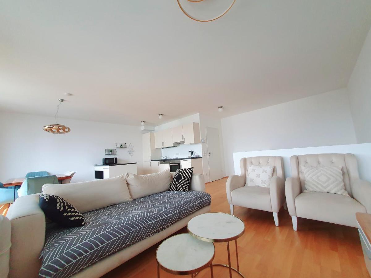 Near Lake Two Bedroom Duplex Apartment 비엔나 외부 사진