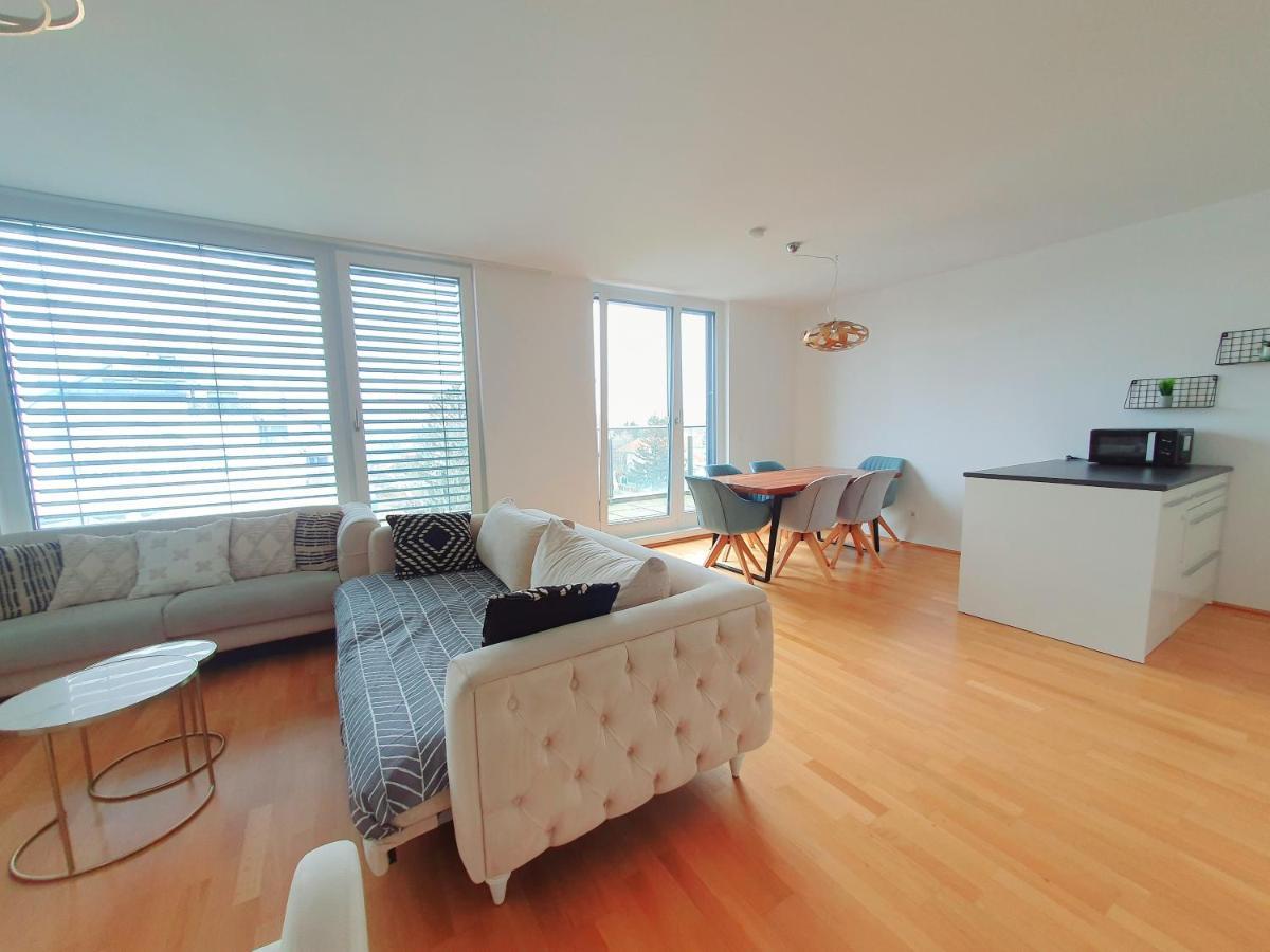 Near Lake Two Bedroom Duplex Apartment 비엔나 외부 사진