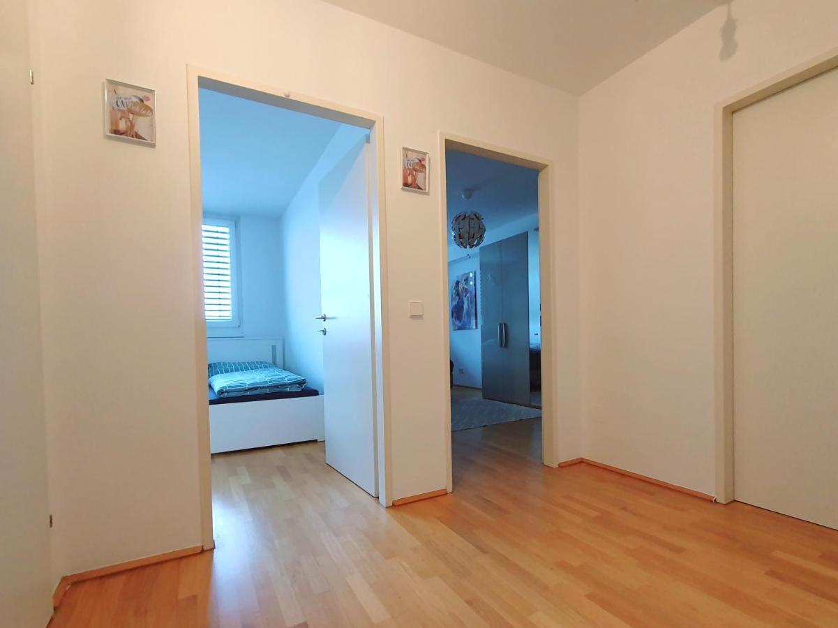 Near Lake Two Bedroom Duplex Apartment 비엔나 외부 사진