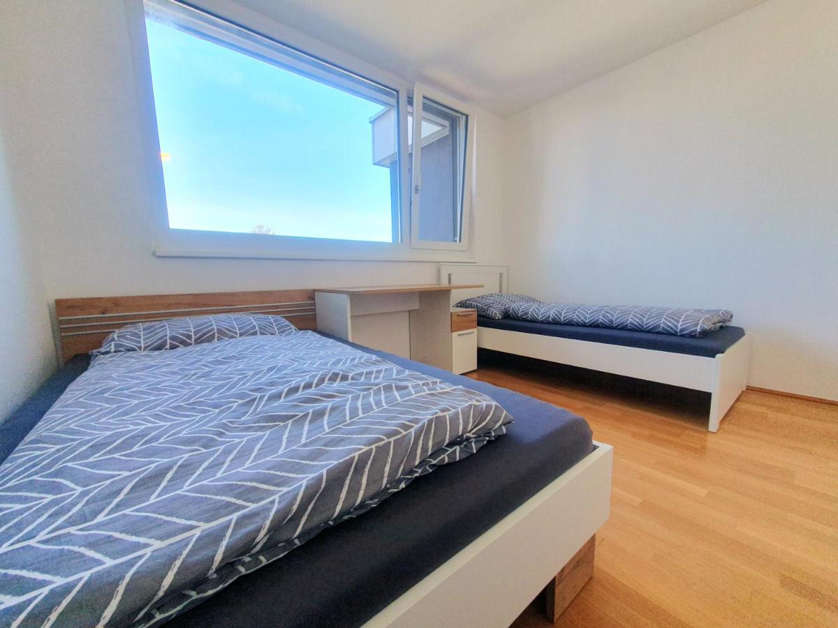 Near Lake Two Bedroom Duplex Apartment 비엔나 외부 사진